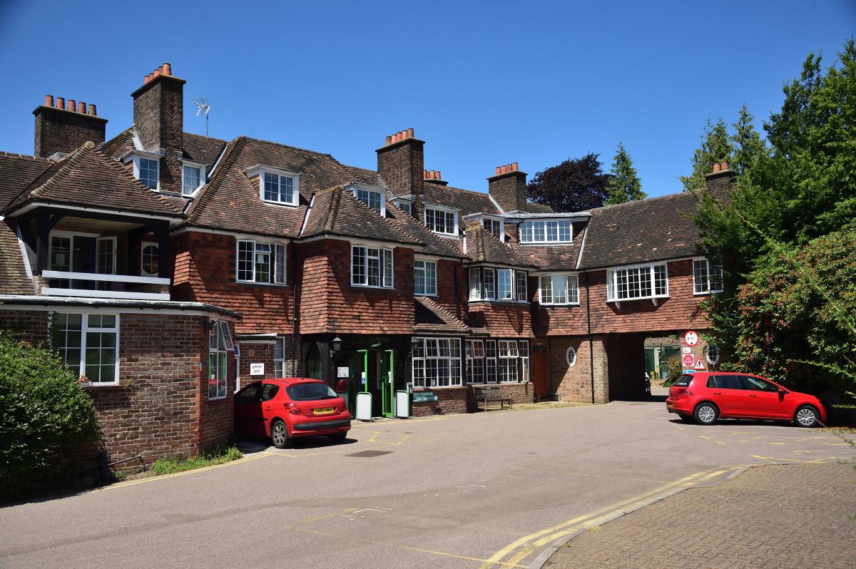 Pic of outside of Haslemere hospital